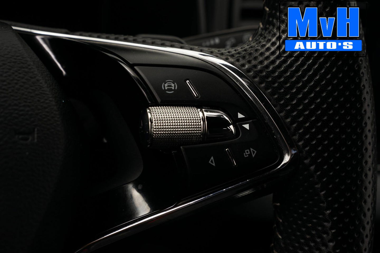 Škoda Karoq 1.5 TSI ACT Sportline Business | LUXE | CAMERA |TREKH | LED