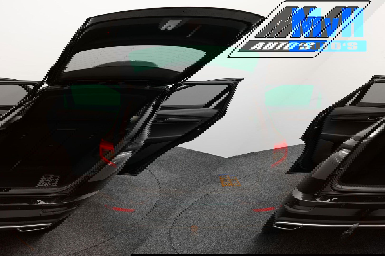 Škoda Karoq 1.5 TSI ACT Sportline Business | LUXE | CAMERA |TREKH | LED