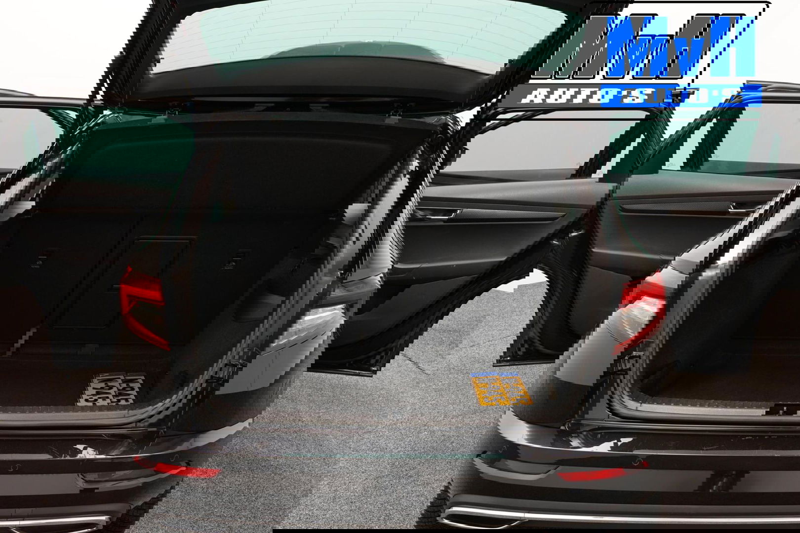 Škoda Karoq 1.5 TSI ACT Sportline Business | LUXE | CAMERA |TREKH | LED