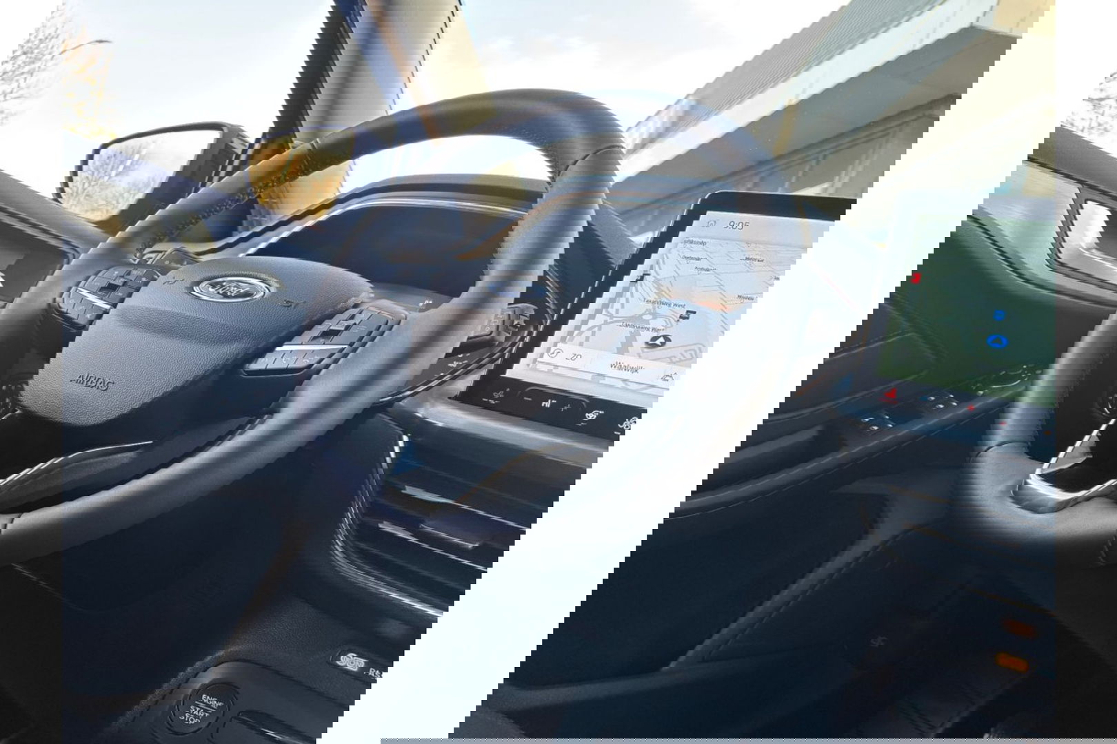 Ford Focus 1.0 TITANIUM X AIRCO WIDESCREEN PDC WINTERPACK.