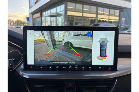 Ford Focus 1.0 TITANIUM X AIRCO WIDESCREEN PDC WINTERPACK.