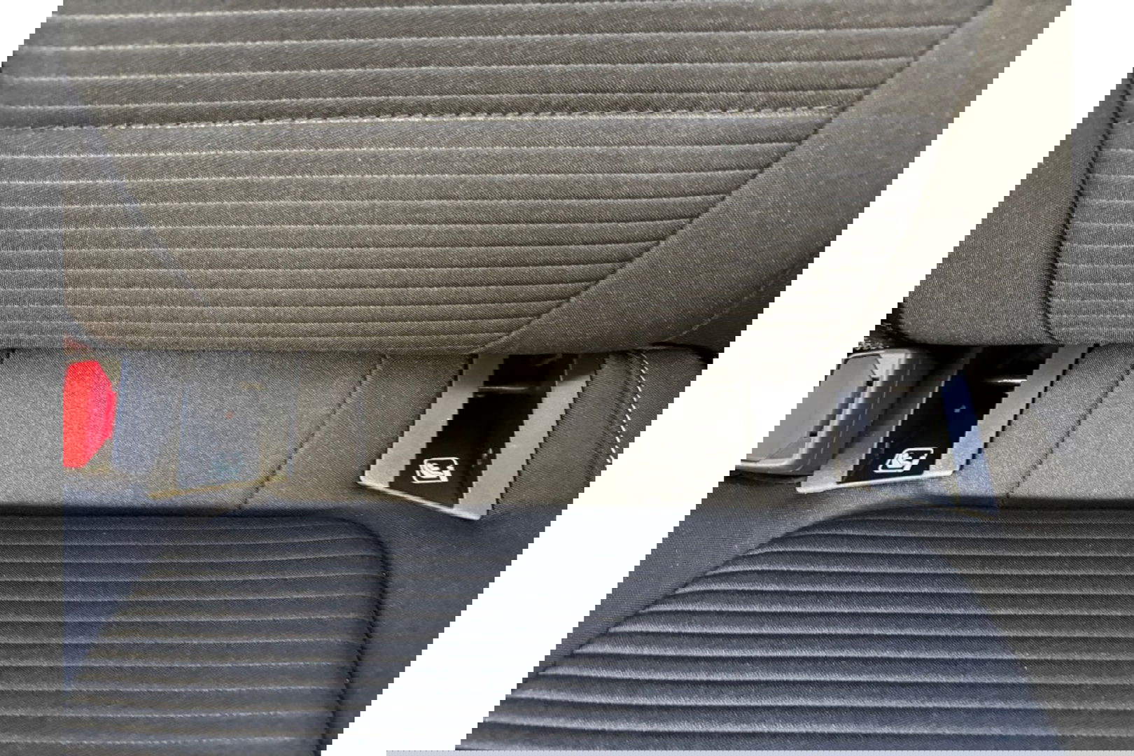 Ford Focus 1.0 TITANIUM X AIRCO WIDESCREEN PDC WINTERPACK.