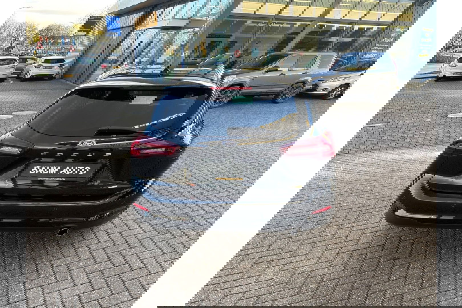 Ford Focus 1.0 TITANIUM X AIRCO WIDESCREEN PDC WINTERPACK.