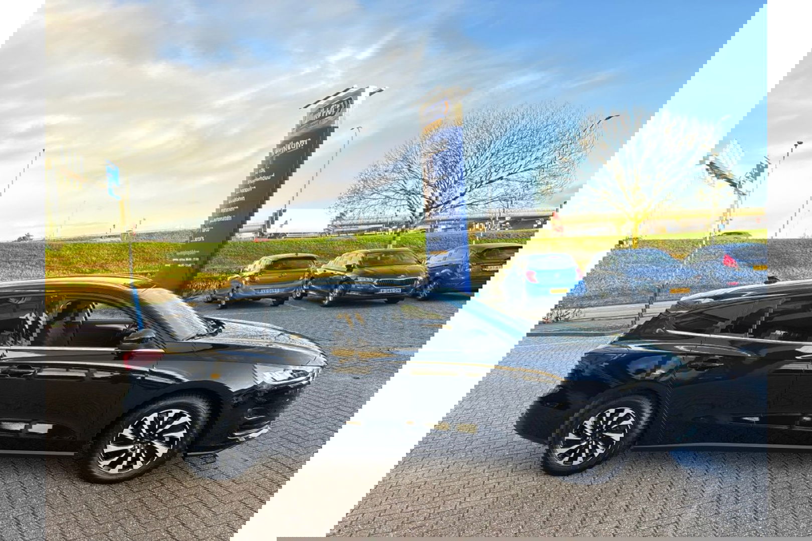 Ford Focus 1.0 TITANIUM X AIRCO WIDESCREEN PDC WINTERPACK.