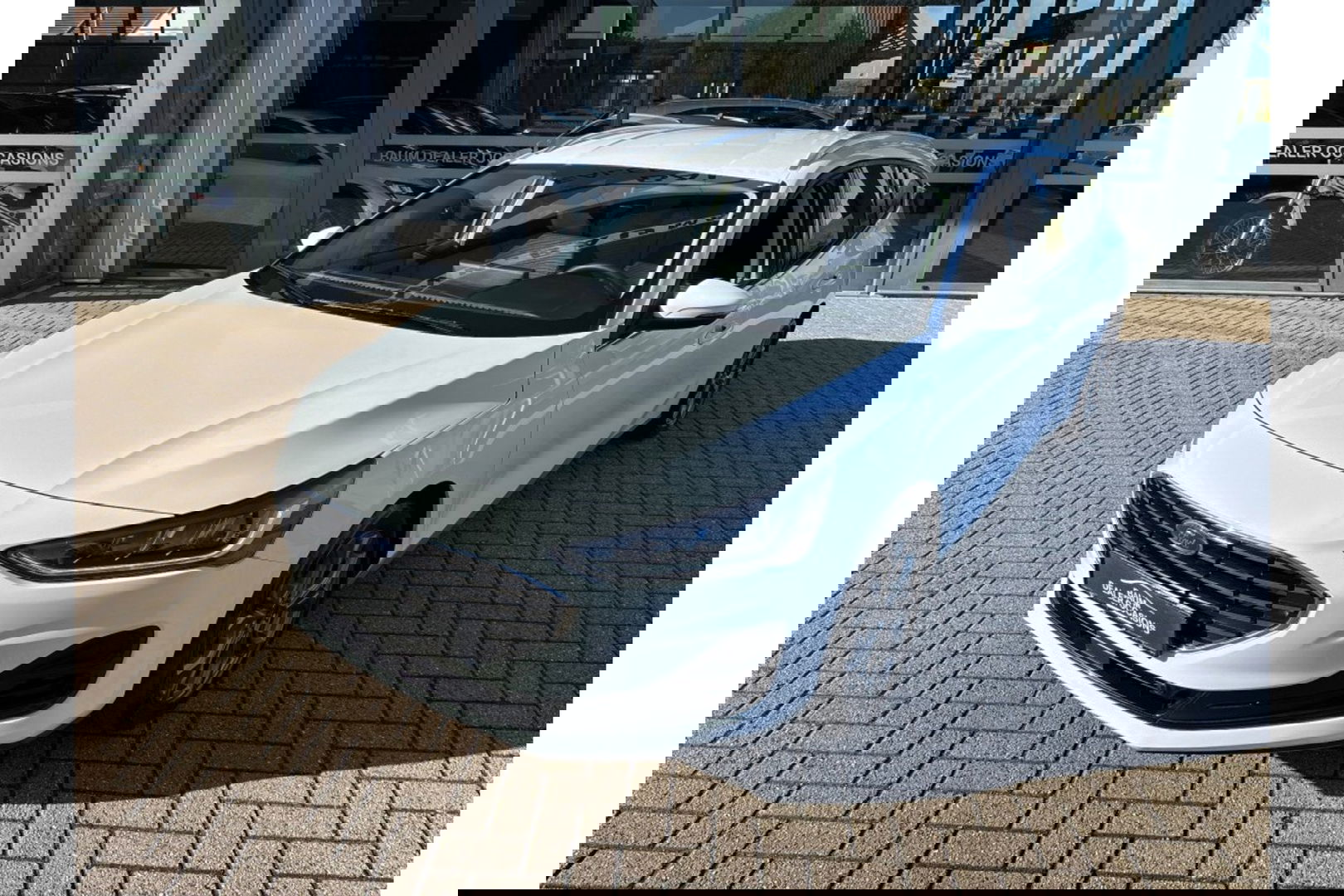 Ford Focus 1.0 TITANIUM X AIRCO WIDESCREEN PDC WINTERPACK.