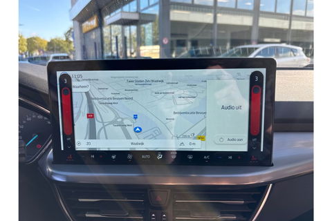 Ford Focus 1.0 TITANIUM X AIRCO WIDESCREEN PDC WINTERPACK.