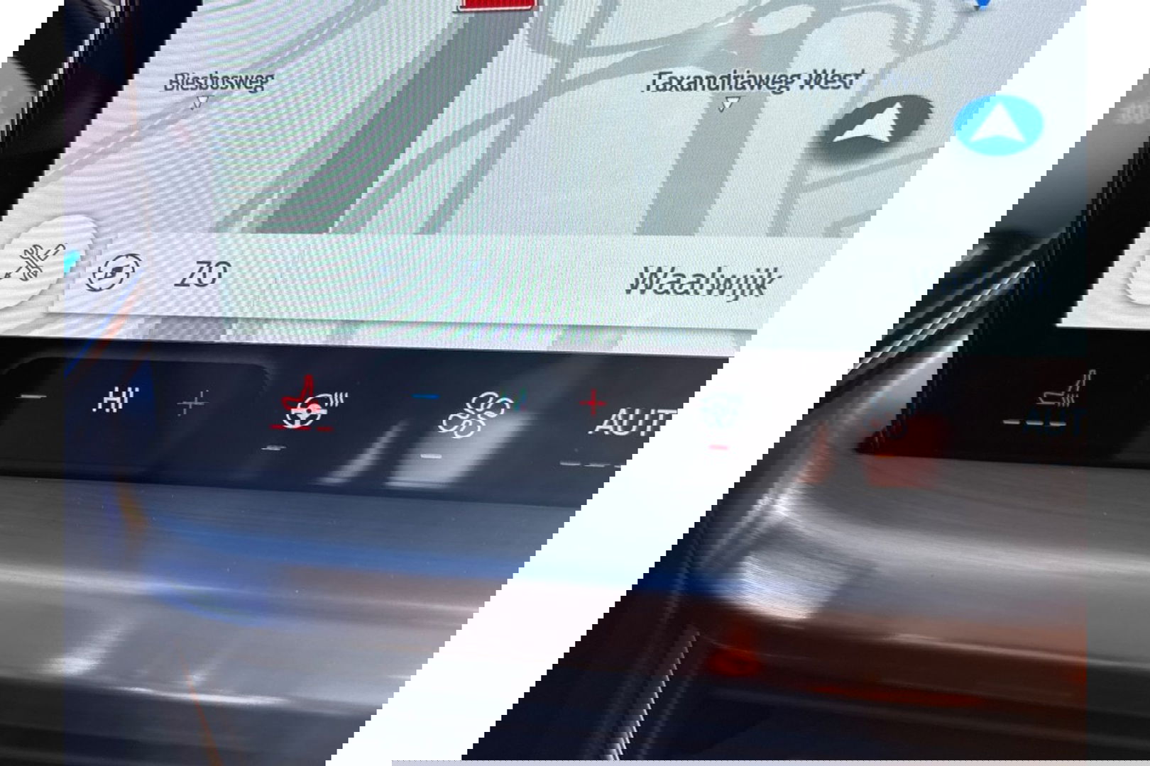 Ford Focus 1.0 TITANIUM X AIRCO WIDESCREEN PDC WINTERPACK.