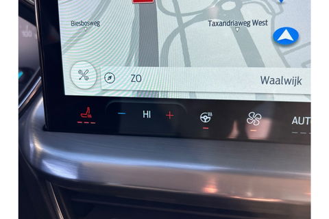 Ford Focus 1.0 TITANIUM X AIRCO WIDESCREEN PDC WINTERPACK.