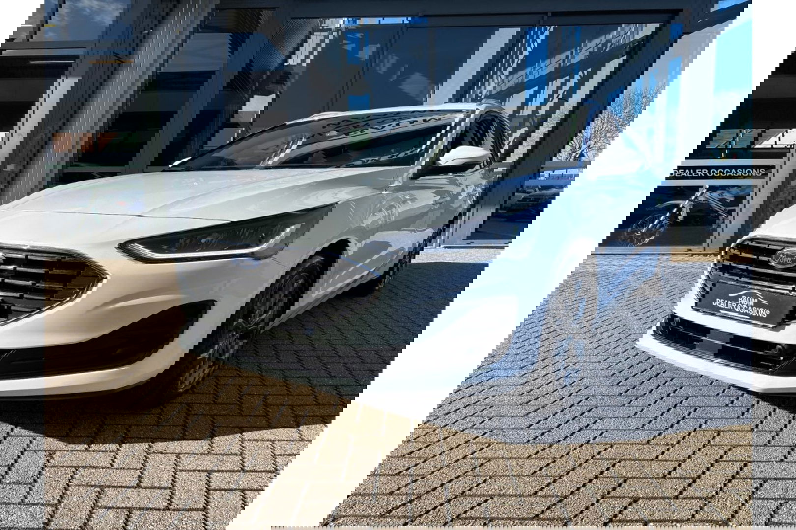 Ford Focus 1.0 TITANIUM X AIRCO WIDESCREEN PDC WINTERPACK.