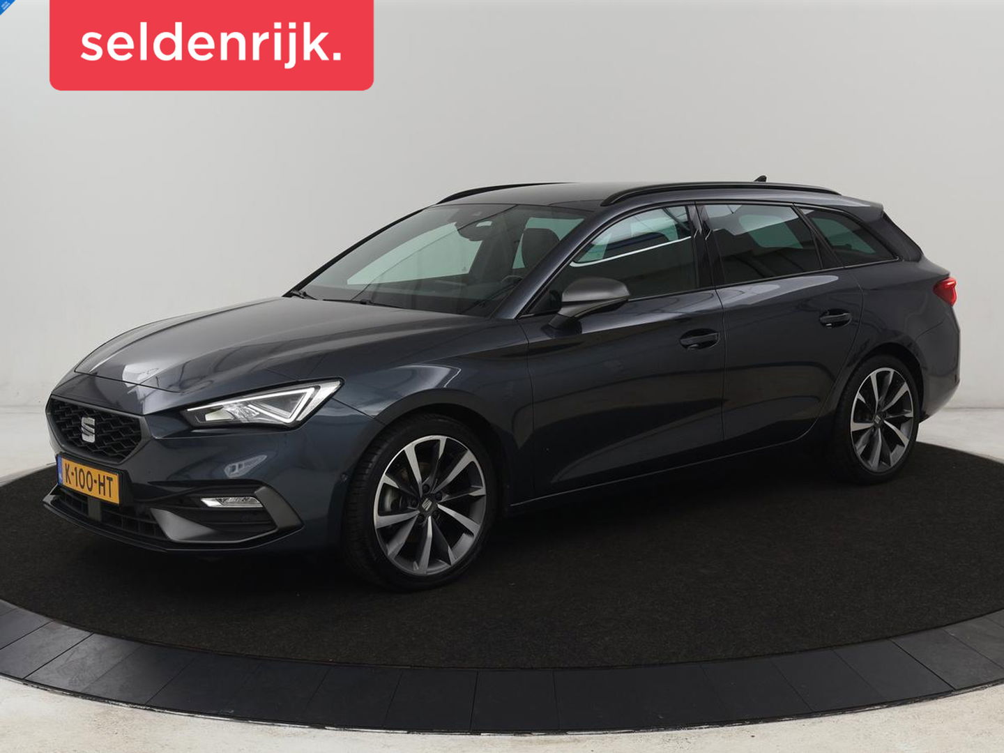 SEAT Leon 1.5 TSI FR Launch Edition | Trekhaak | Adaptive cruise | Sfeerverlichting | Carplay | Navigatie | Full LED | 18'' | Parkeerhulp | Climate control | Sportstoelen | Bluetooth
