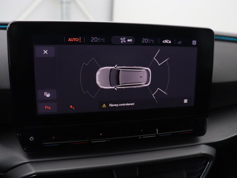 SEAT Leon 1.5 TSI FR Launch Edition | Trekhaak | Adaptive cruise | Sfeerverlichting | Carplay | Navigatie | Full LED | 18'' | Parkeerhulp | Climate control | Sportstoelen | Bluetooth