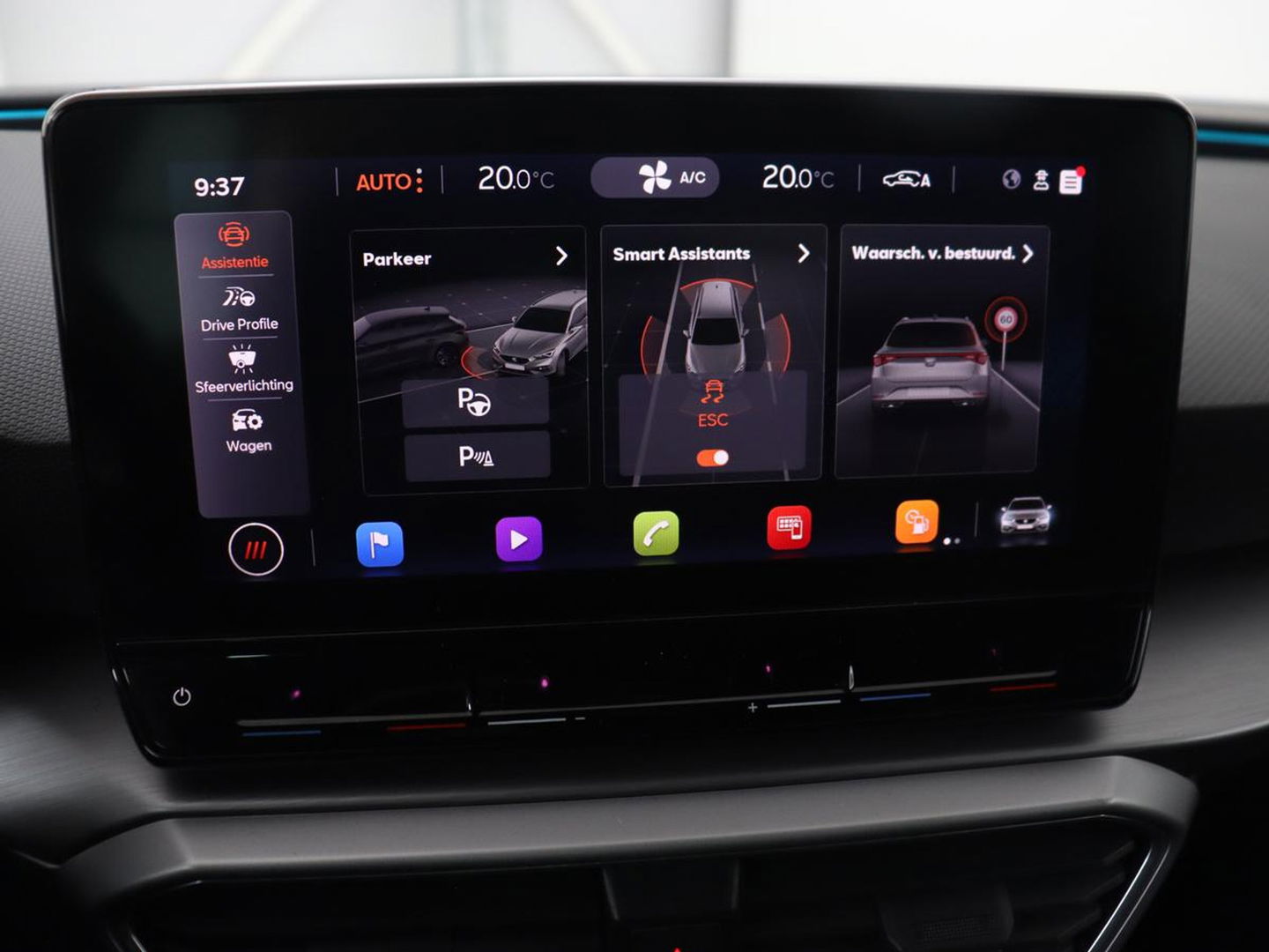 SEAT Leon 1.5 TSI FR Launch Edition | Trekhaak | Adaptive cruise | Sfeerverlichting | Carplay | Navigatie | Full LED | 18'' | Parkeerhulp | Climate control | Sportstoelen | Bluetooth