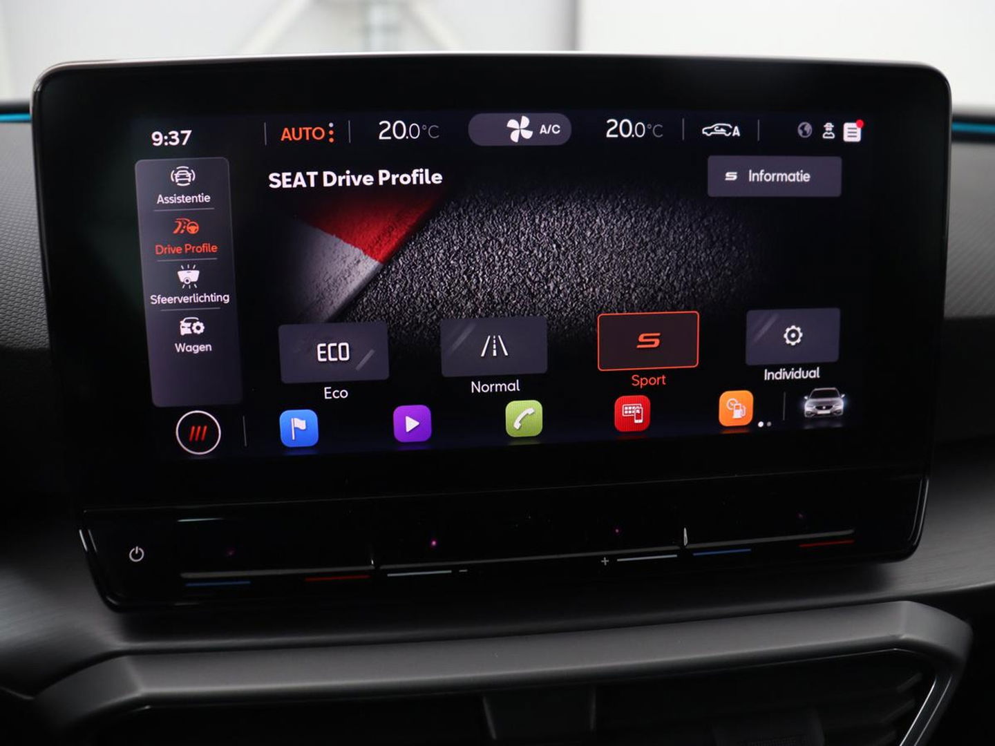 SEAT Leon 1.5 TSI FR Launch Edition | Trekhaak | Adaptive cruise | Sfeerverlichting | Carplay | Navigatie | Full LED | 18'' | Parkeerhulp | Climate control | Sportstoelen | Bluetooth