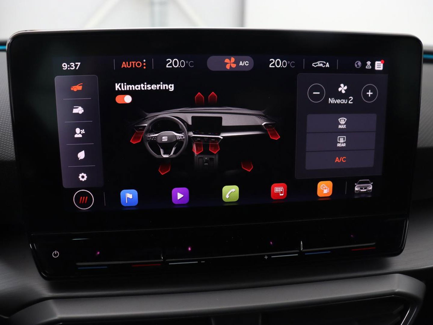 SEAT Leon 1.5 TSI FR Launch Edition | Trekhaak | Adaptive cruise | Sfeerverlichting | Carplay | Navigatie | Full LED | 18'' | Parkeerhulp | Climate control | Sportstoelen | Bluetooth