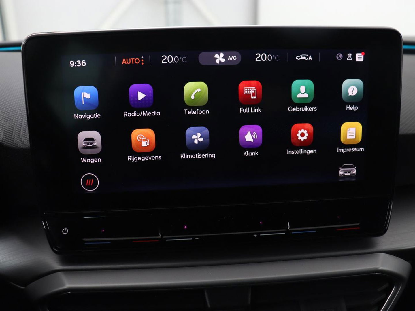 SEAT Leon 1.5 TSI FR Launch Edition | Trekhaak | Adaptive cruise | Sfeerverlichting | Carplay | Navigatie | Full LED | 18'' | Parkeerhulp | Climate control | Sportstoelen | Bluetooth