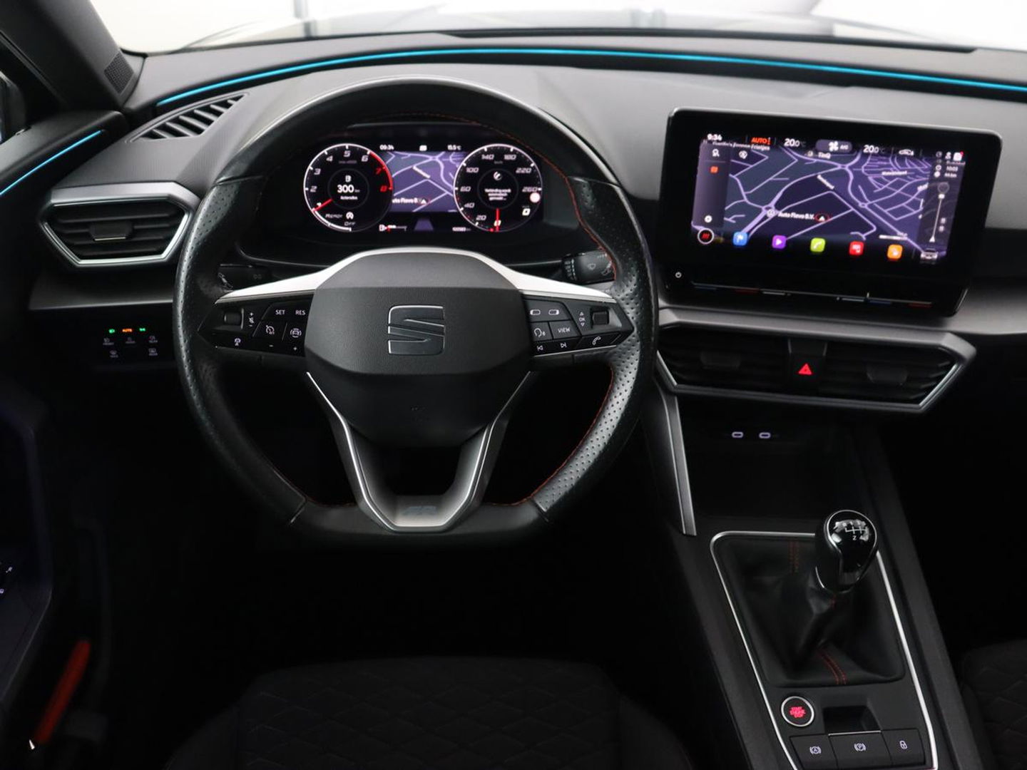 SEAT Leon 1.5 TSI FR Launch Edition | Trekhaak | Adaptive cruise | Sfeerverlichting | Carplay | Navigatie | Full LED | 18'' | Parkeerhulp | Climate control | Sportstoelen | Bluetooth