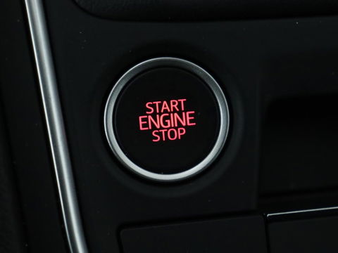 SEAT Leon 1.5 TSI FR Launch Edition | Trekhaak | Adaptive cruise | Sfeerverlichting | Carplay | Navigatie | Full LED | 18'' | Parkeerhulp | Climate control | Sportstoelen | Bluetooth