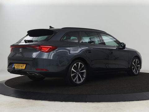 SEAT Leon 1.5 TSI FR Launch Edition | Trekhaak | Adaptive cruise | Sfeerverlichting | Carplay | Navigatie | Full LED | 18'' | Parkeerhulp | Climate control | Sportstoelen | Bluetooth