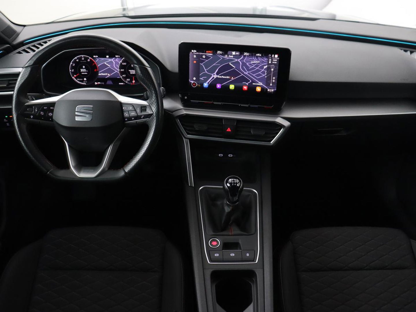 SEAT Leon 1.5 TSI FR Launch Edition | Trekhaak | Adaptive cruise | Sfeerverlichting | Carplay | Navigatie | Full LED | 18'' | Parkeerhulp | Climate control | Sportstoelen | Bluetooth