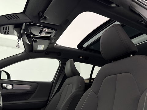 Volvo XC40 Recharge Pure Electric 69 kWh | SOH 94% | Snelladen | H/K | Pano | Memory | 360° | Virtual | Stoel/Stuur verw. | Trekh. | Adap. Cruise | Carplay | NAP