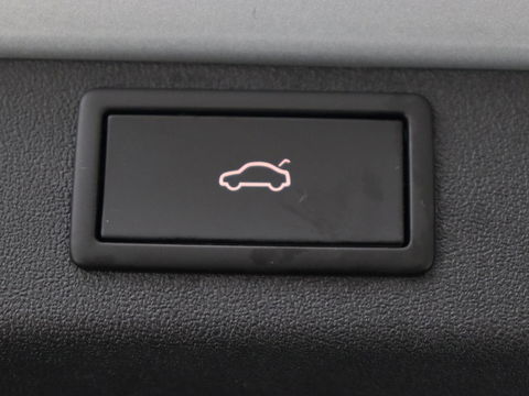 Škoda Enyaq iV 80 | Stoelverwarming | Trekhaak | Adaptive cruise | Camera | Sfeerverlichting | Keyless | Side Assist | Half leder | Stuurverwarming | Navigatie | Climate control