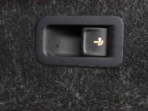 Škoda Enyaq iV 80 | Stoelverwarming | Trekhaak | Adaptive cruise | Camera | Sfeerverlichting | Keyless | Side Assist | Half leder | Stuurverwarming | Navigatie | Climate control