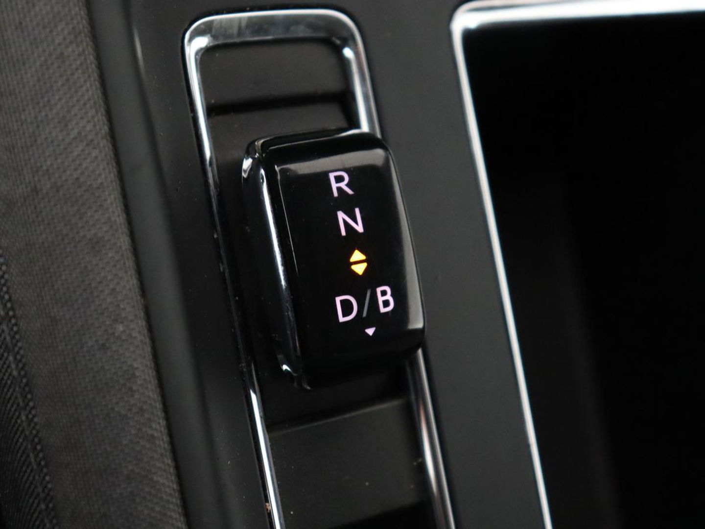 Škoda Enyaq iV 80 | Stoelverwarming | Trekhaak | Adaptive cruise | Camera | Sfeerverlichting | Keyless | Side Assist | Half leder | Stuurverwarming | Navigatie | Climate control