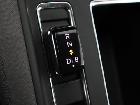 Škoda Enyaq iV 80 | Stoelverwarming | Trekhaak | Adaptive cruise | Camera | Sfeerverlichting | Keyless | Side Assist | Half leder | Stuurverwarming | Navigatie | Climate control