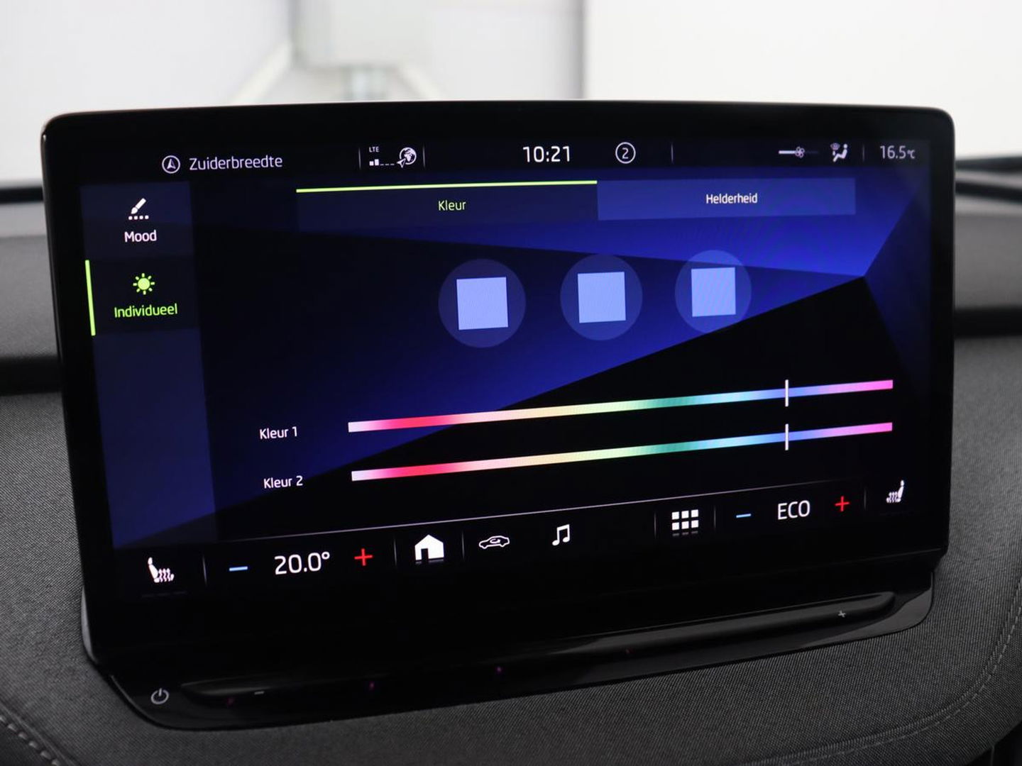 Škoda Enyaq iV 80 | Stoelverwarming | Trekhaak | Adaptive cruise | Camera | Sfeerverlichting | Keyless | Side Assist | Half leder | Stuurverwarming | Navigatie | Climate control
