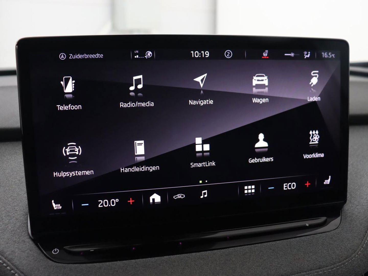 Škoda Enyaq iV 80 | Stoelverwarming | Trekhaak | Adaptive cruise | Camera | Sfeerverlichting | Keyless | Side Assist | Half leder | Stuurverwarming | Navigatie | Climate control