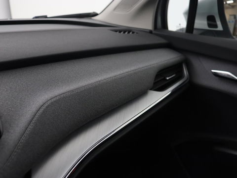 Škoda Enyaq iV 80 | Stoelverwarming | Trekhaak | Adaptive cruise | Camera | Sfeerverlichting | Keyless | Side Assist | Half leder | Stuurverwarming | Navigatie | Climate control