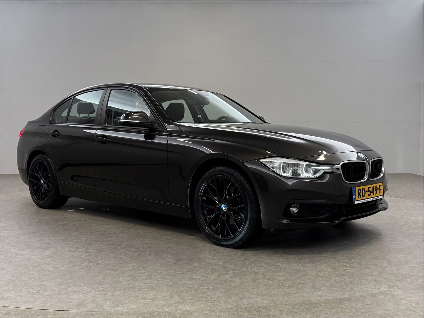 BMW 3-serie 316d High Executive | Clima | Cruise | Stoelverw. | Trekh. | Navi | Parkeersens. | NAP
