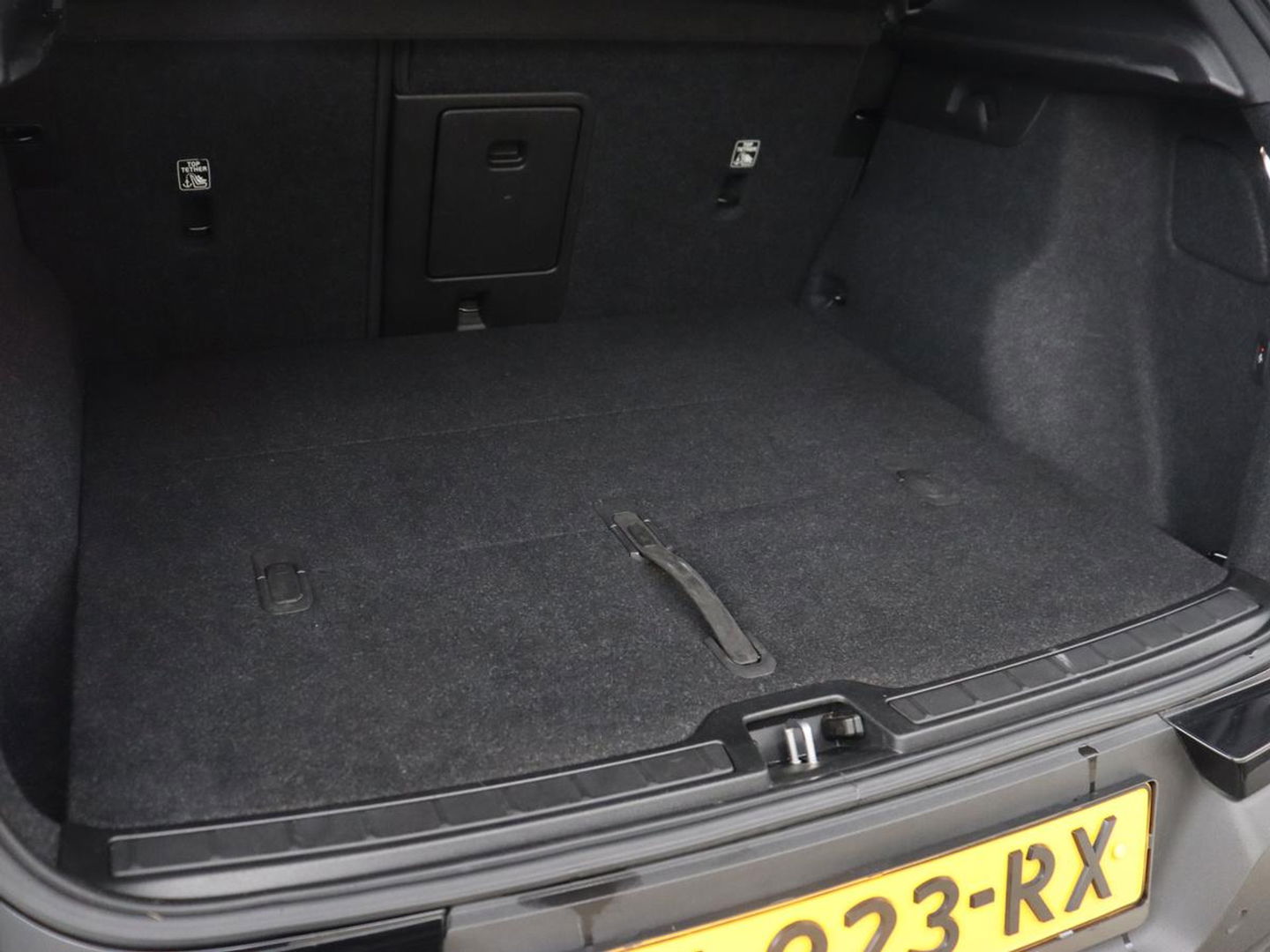 Volvo XC40 Recharge Plus | Trekhaak | Stoel & stuurverwarming | Warmtepomp | Adaptive cruise | Carplay | Navigatie | Camera | Leder/Alcantara | Full LED | DAB | Standkachel | Bluetooth | Climate control