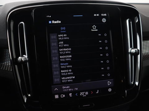 Volvo XC40 Recharge Plus | Trekhaak | Stoel & stuurverwarming | Warmtepomp | Adaptive cruise | Carplay | Navigatie | Camera | Leder/Alcantara | Full LED | DAB | Standkachel | Bluetooth | Climate control