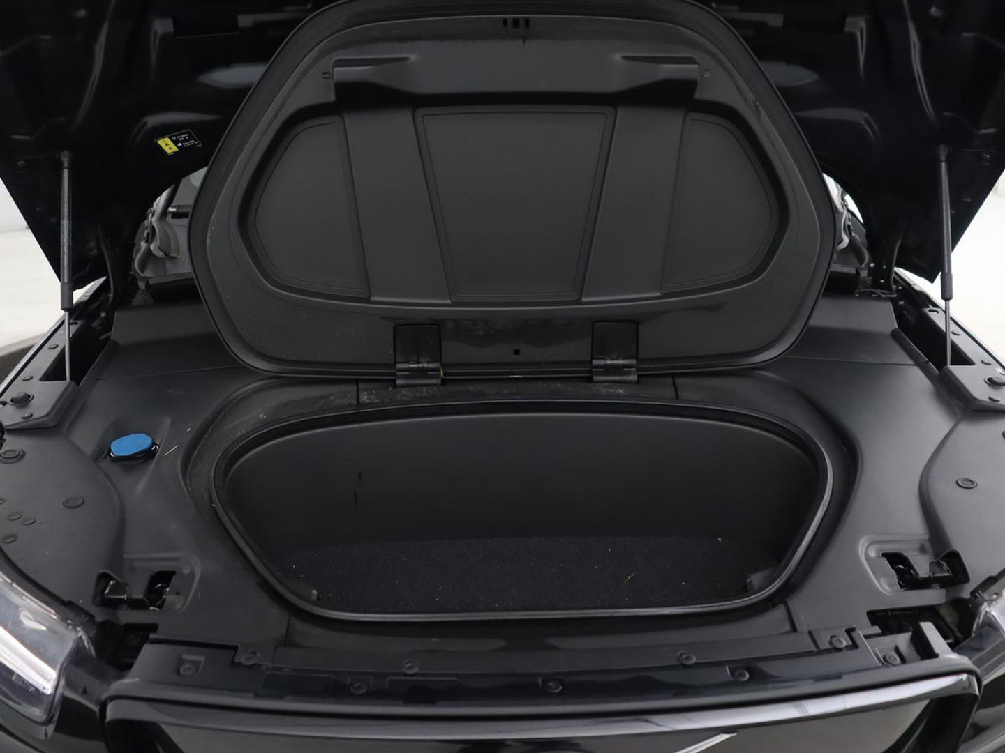 Volvo XC40 Recharge Plus | Trekhaak | Stoel & stuurverwarming | Warmtepomp | Adaptive cruise | Carplay | Navigatie | Camera | Leder/Alcantara | Full LED | DAB | Standkachel | Bluetooth | Climate control