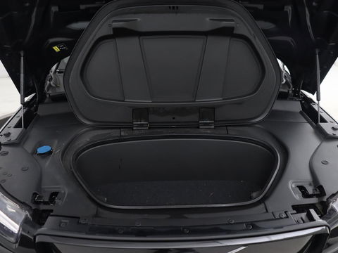 Volvo XC40 Recharge Plus | Trekhaak | Stoel & stuurverwarming | Warmtepomp | Adaptive cruise | Carplay | Navigatie | Camera | Leder/Alcantara | Full LED | DAB | Standkachel | Bluetooth | Climate control