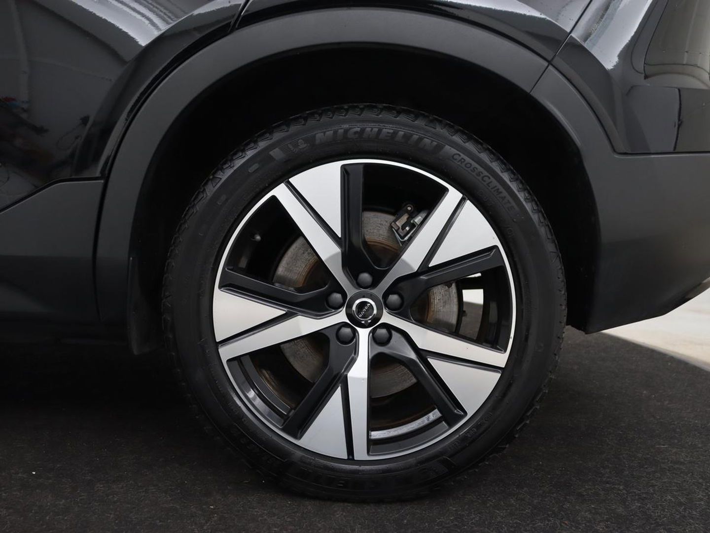 Volvo XC40 Recharge Plus | Trekhaak | Stoel & stuurverwarming | Warmtepomp | Adaptive cruise | Carplay | Navigatie | Camera | Leder/Alcantara | Full LED | DAB | Standkachel | Bluetooth | Climate control