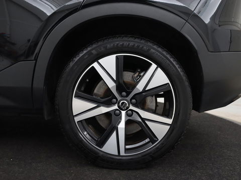 Volvo XC40 Recharge Plus | Trekhaak | Stoel & stuurverwarming | Warmtepomp | Adaptive cruise | Carplay | Navigatie | Camera | Leder/Alcantara | Full LED | DAB | Standkachel | Bluetooth | Climate control