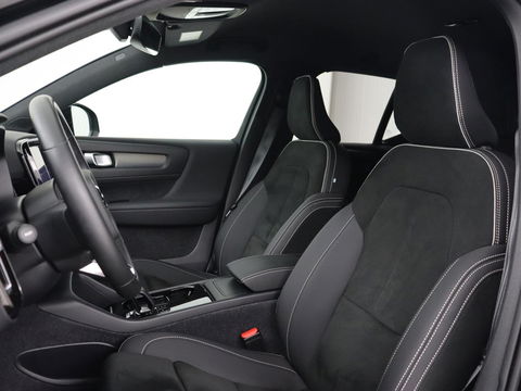 Volvo XC40 Recharge Plus | Trekhaak | Stoel & stuurverwarming | Warmtepomp | Adaptive cruise | Carplay | Navigatie | Camera | Leder/Alcantara | Full LED | DAB | Standkachel | Bluetooth | Climate control