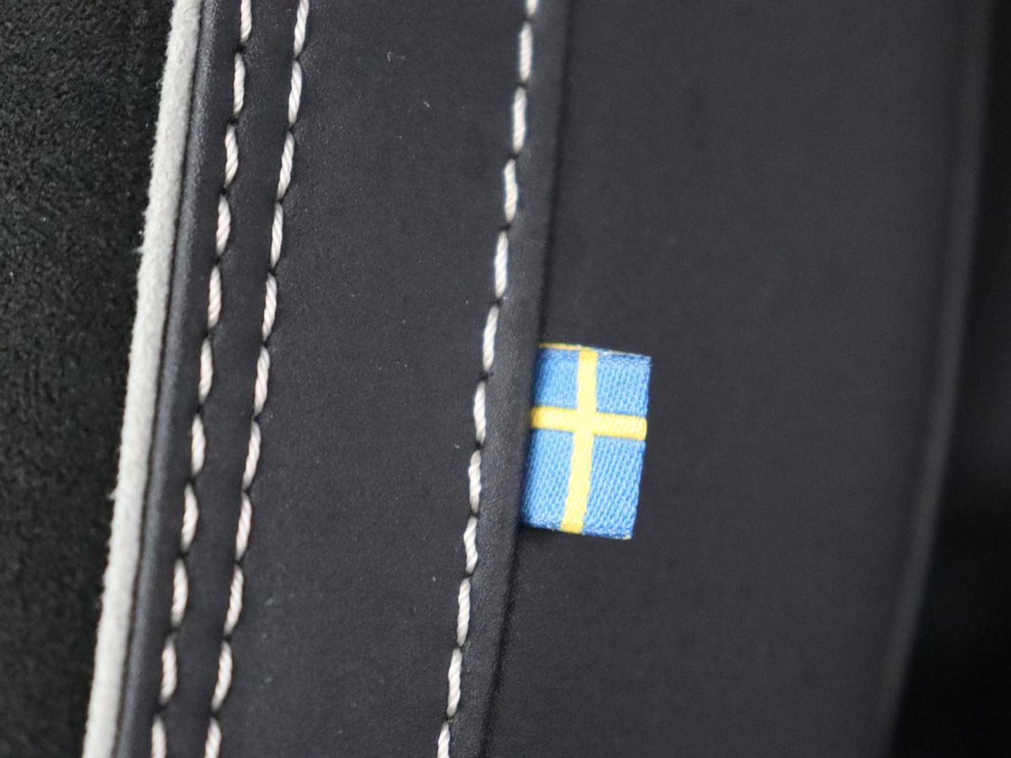 Volvo XC40 Recharge Plus | Trekhaak | Stoel & stuurverwarming | Warmtepomp | Adaptive cruise | Carplay | Navigatie | Camera | Leder/Alcantara | Full LED | DAB | Standkachel | Bluetooth | Climate control