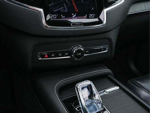 Volvo XC90 2.0 T8 Twin Engine AWD Inscription Intro Edition (INCL.BTW) Aut. *PANO | HEAD-UP | LUXURY-LEATHER | FULL-LED | MEMORY-PACK | DIGI-COCKPIT | HARMAN/KARDON | CAMERA | HEATED/COOLED-COMFORTSEATS | LANE-ASSIST | CARPLAY | ECC | PDC | CRUISE | 2