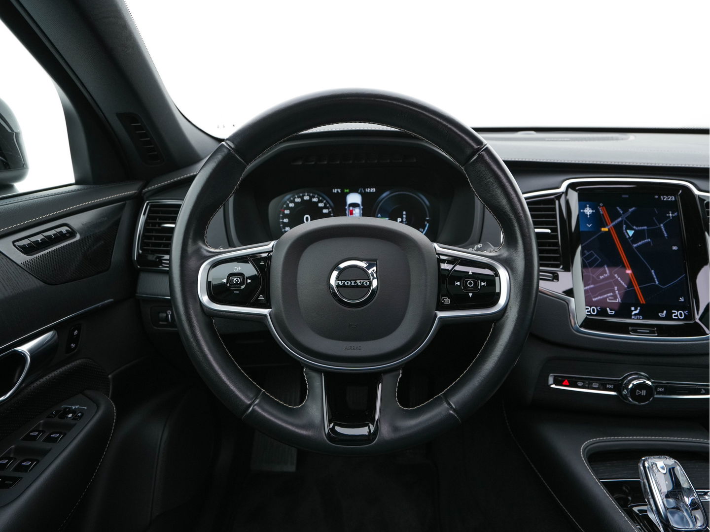 Volvo XC90 2.0 T8 Twin Engine AWD Inscription Intro Edition (INCL.BTW) Aut. *PANO | HEAD-UP | LUXURY-LEATHER | FULL-LED | MEMORY-PACK | DIGI-COCKPIT | HARMAN/KARDON | CAMERA | HEATED/COOLED-COMFORTSEATS | LANE-ASSIST | CARPLAY | ECC | PDC | CRUISE | 2