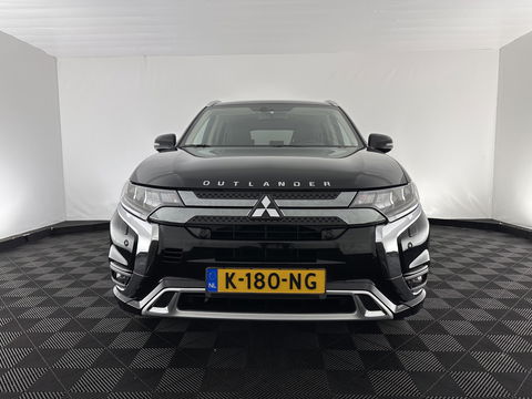 Mitsubishi Outlander 2.4 PHEV Intense (INCL.BTW) *LEATHER-MICROFIBRE | LED-LIGHTS | KEYLESS | CAMERA | HEATED-COMFORTSEATS | ECC | SHIFT-PADDLES | PDC | CRUISE | PRIVACY-GLASS | DAB | TOWBAR | 18''ALU *
