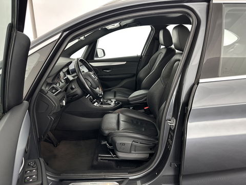 BMW 2 Serie Active Tourer 216d Corporate Lease High Executive Aut. *HEAD-UP | LEATHER | FULL-LED | HEATED-COMFORTSEATS | NAVI-FULLMAP | ECC | PDC | CRUISE | 18''ALU*