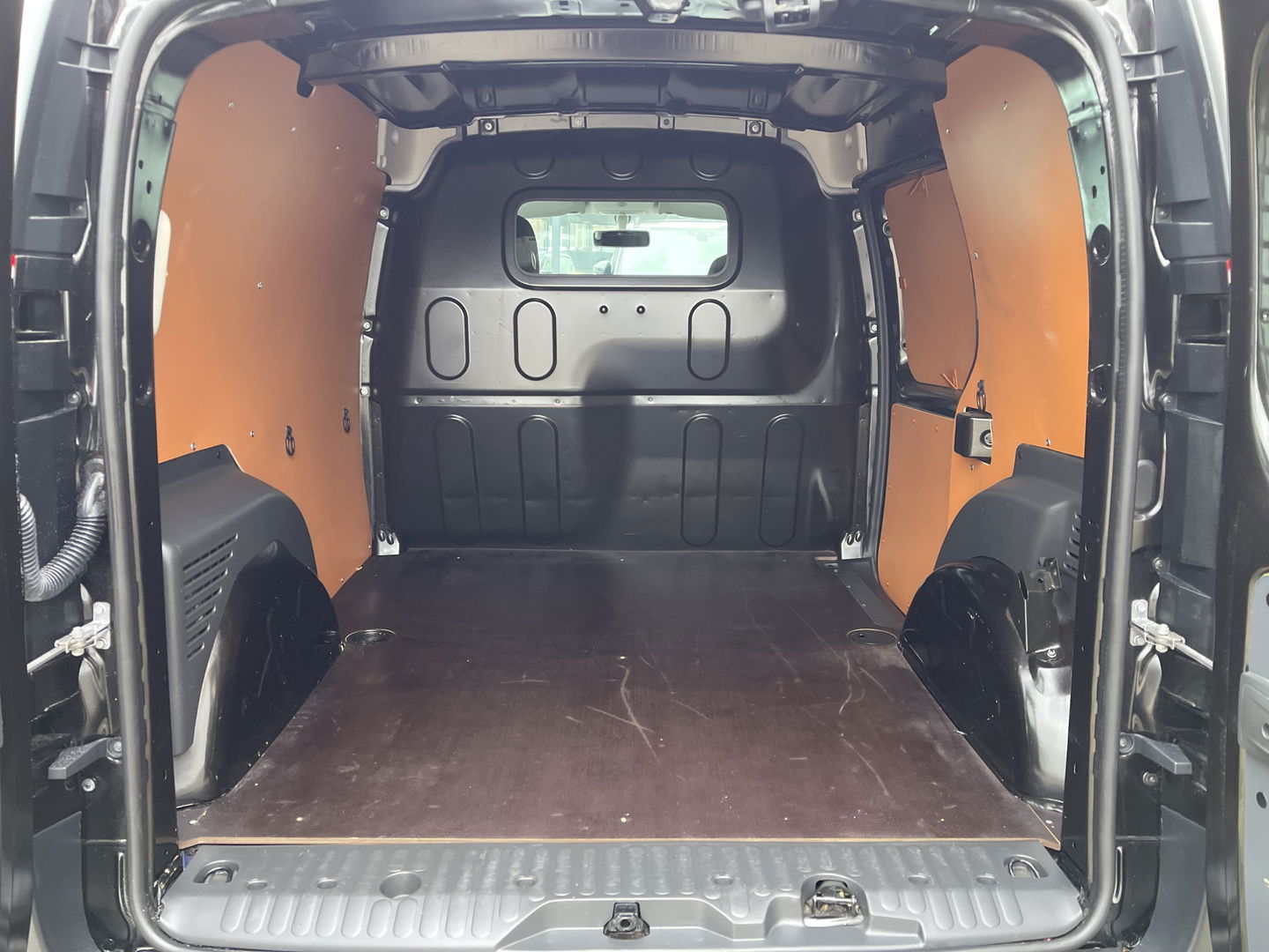 Renault Kangoo 1.5 Blue dCi 95 Work Edition / vaste prijs rijklaar € 13.950 ex btw / bpm vrij / euro 6 / 12.515 km NAP! / 6 versnellingen / trekhaak / airco / cruise / zwart metallic