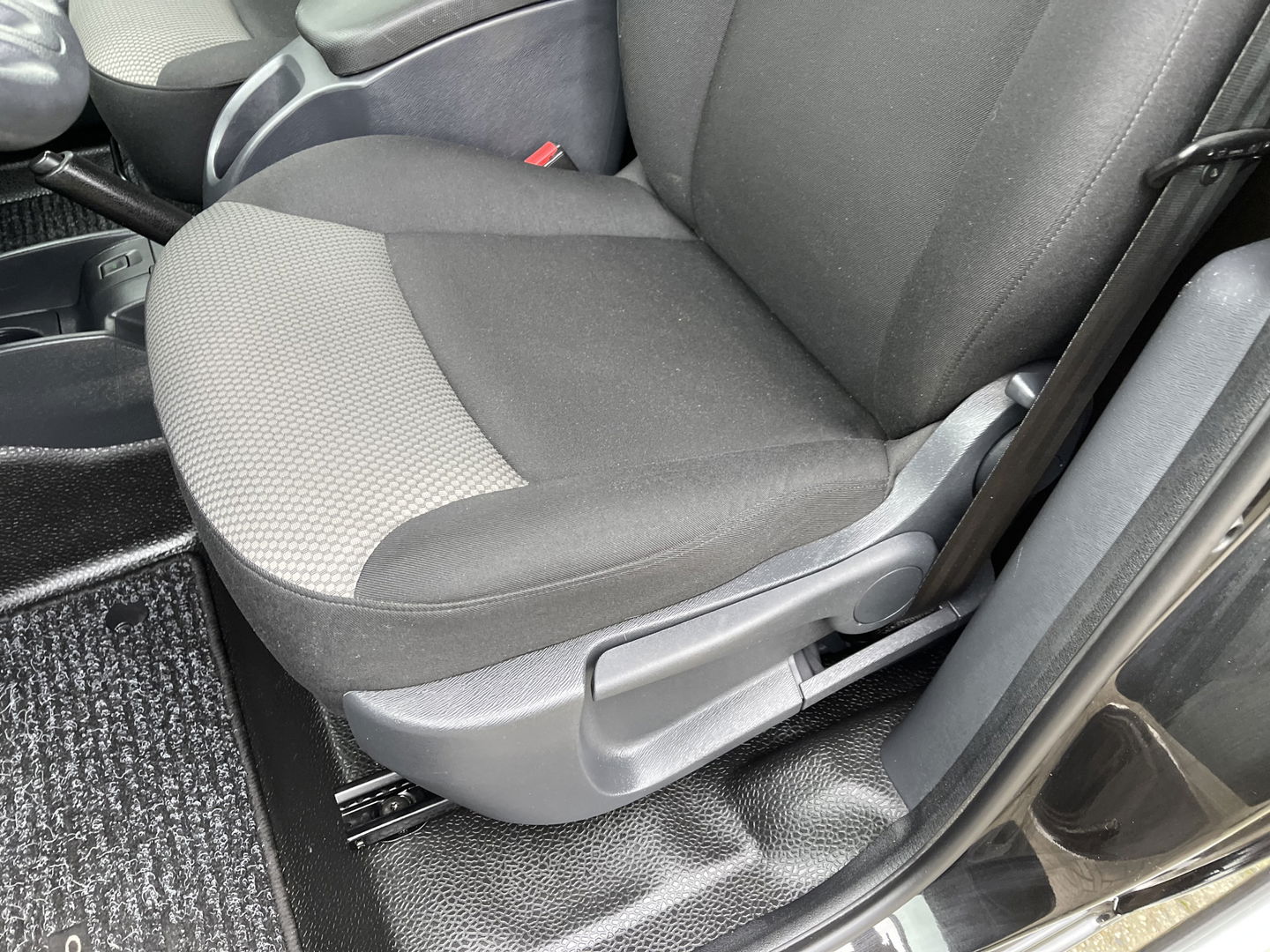 Renault Kangoo 1.5 Blue dCi 95 Work Edition / vaste prijs rijklaar € 13.950 ex btw / bpm vrij / euro 6 / 12.515 km NAP! / 6 versnellingen / trekhaak / airco / cruise / zwart metallic