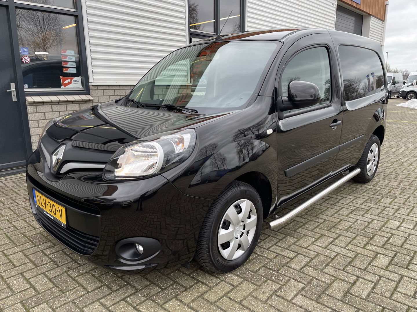 Renault Kangoo 1.5 Blue dCi 95 Work Edition / vaste prijs rijklaar € 13.950 ex btw / bpm vrij / euro 6 / 12.515 km NAP! / 6 versnellingen / trekhaak / airco / cruise / zwart metallic