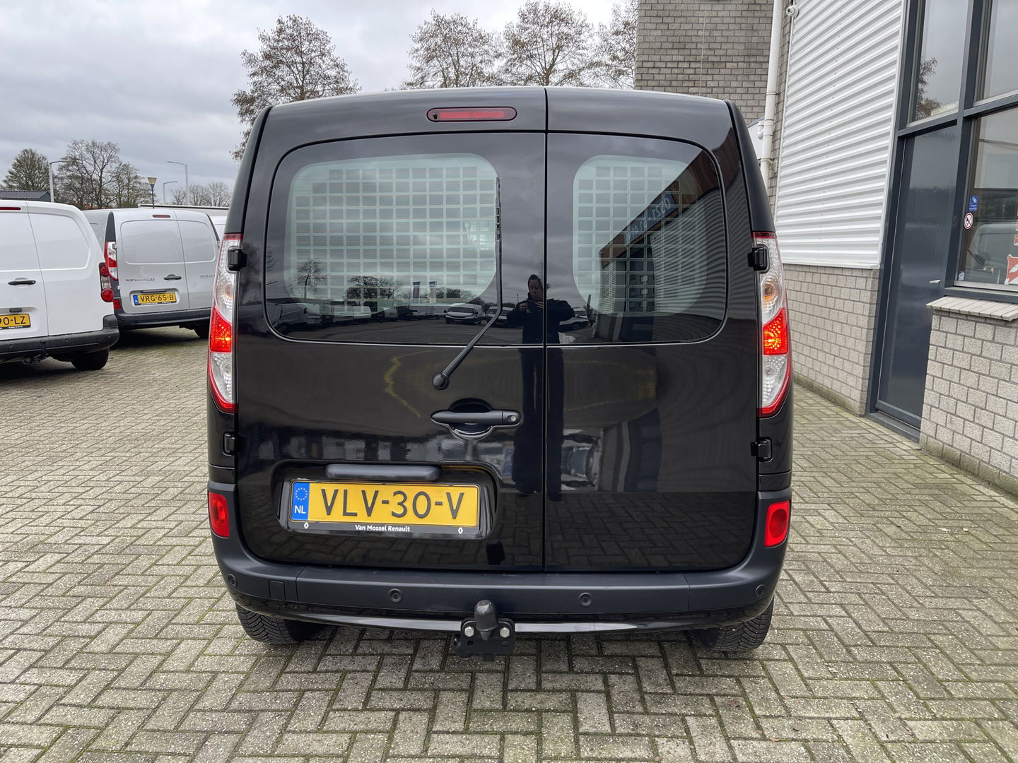 Renault Kangoo 1.5 Blue dCi 95 Work Edition / vaste prijs rijklaar € 13.950 ex btw / bpm vrij / euro 6 / 12.515 km NAP! / 6 versnellingen / trekhaak / airco / cruise / zwart metallic