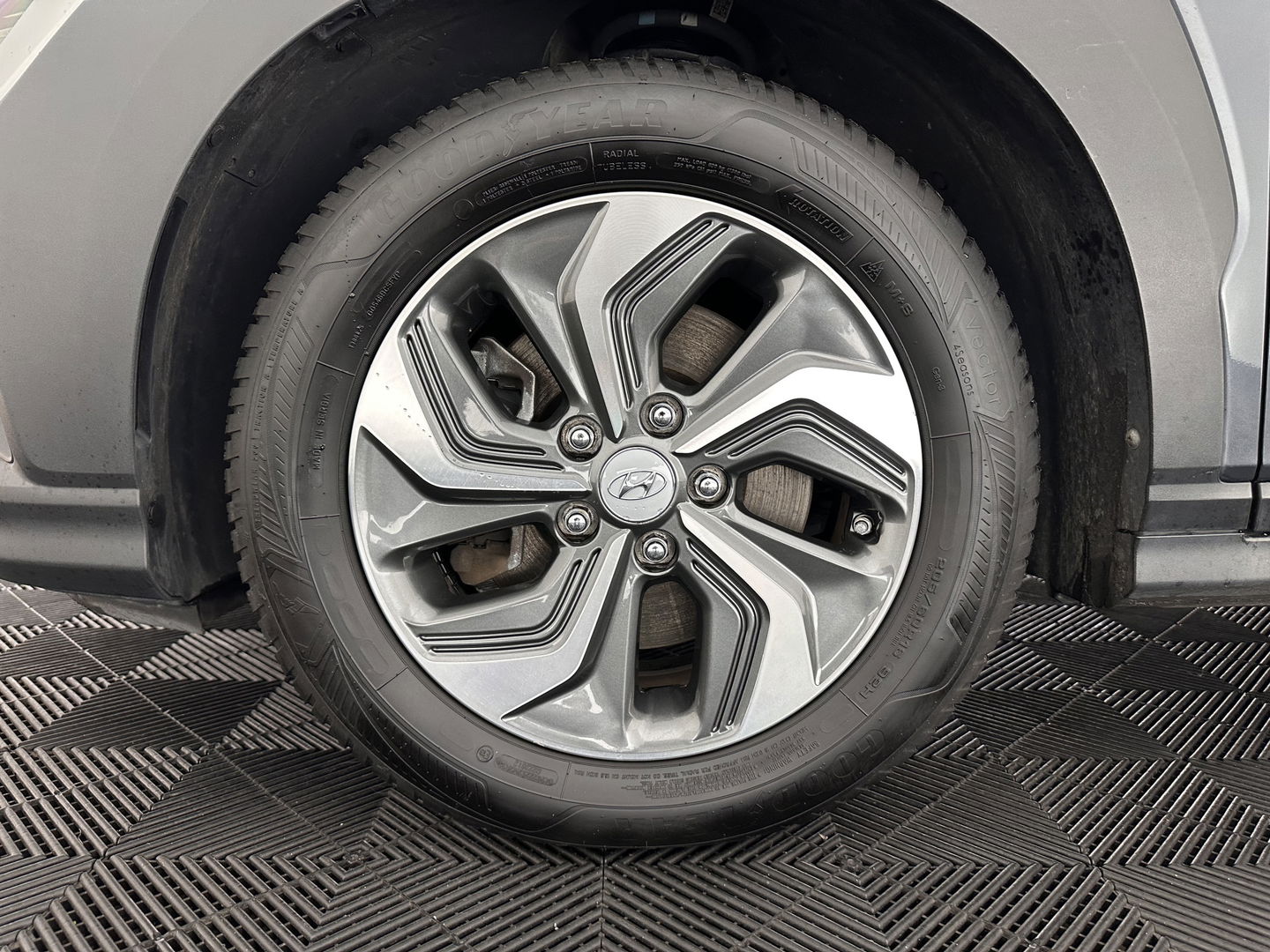 Hyundai KONA 1.6 GDI HEV Comfort Smart (INCL.BTW) (INCL-BTW) Aut. *NAVI-FULLMAP | DIGI-COCKPIT | ADAPTIVE-CRUISE | | KEYLESS | CAMERA | HEAD-UP | SHIFT-PADDLES | DAB | COMFORT-SEATS | 16 "ALU*