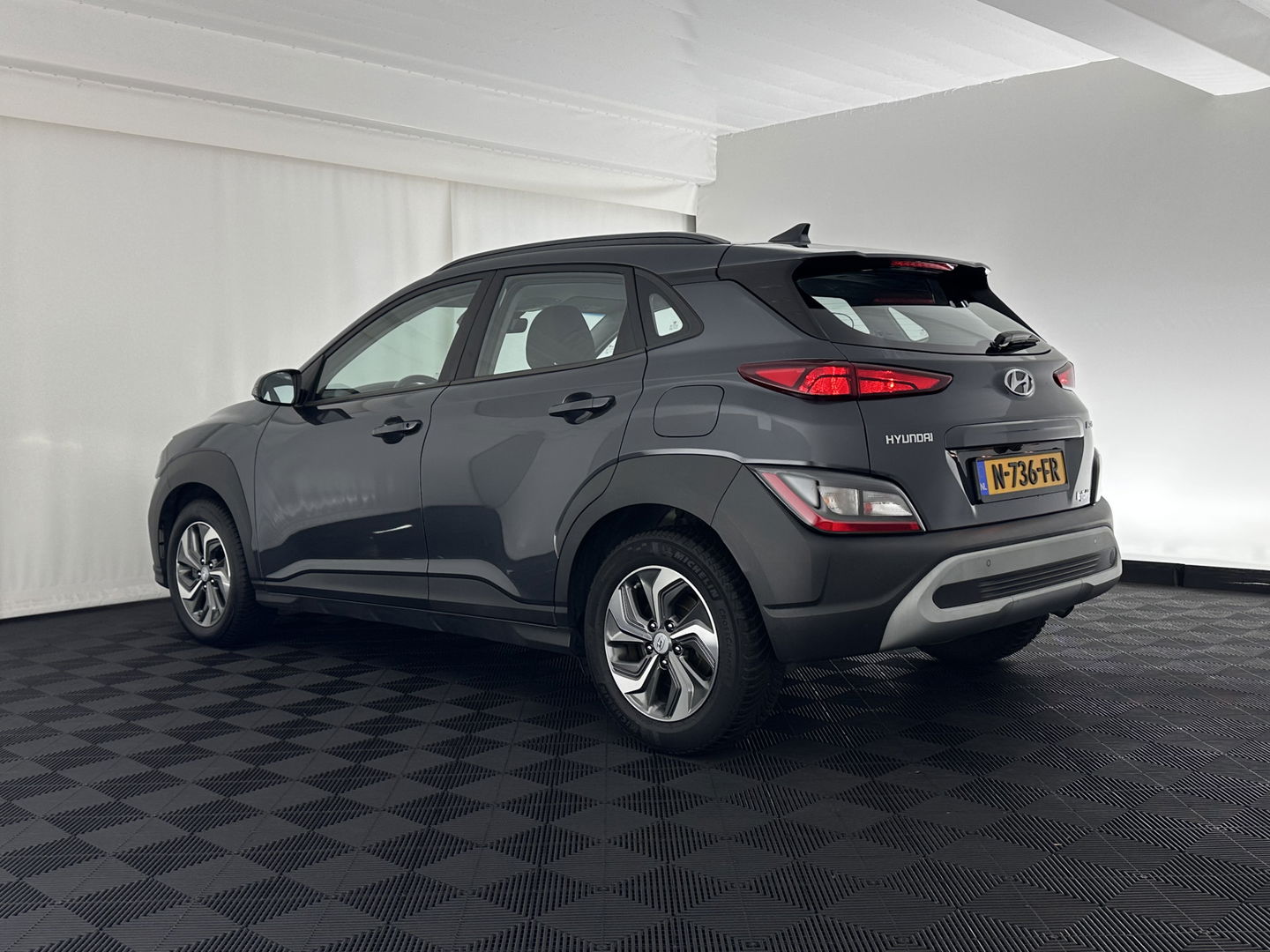 Hyundai KONA 1.6 GDI HEV Comfort Smart (INCL.BTW) (INCL-BTW) Aut. *NAVI-FULLMAP | DIGI-COCKPIT | ADAPTIVE-CRUISE | | KEYLESS | CAMERA | HEAD-UP | SHIFT-PADDLES | DAB | COMFORT-SEATS | 16 "ALU*